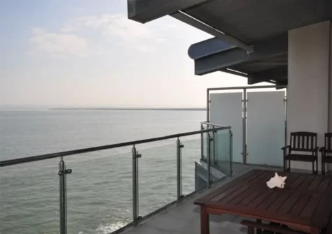 The balcony & alfresco dining area at Nassau Beach View, Nassau Court, Westward Ho!