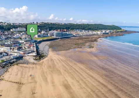 Nautilus Sea View is a stone's throw from three kilometres of golden sand beach