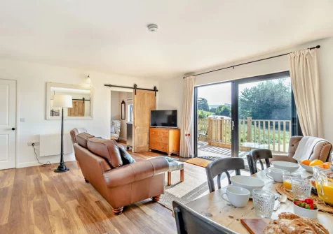The living & dining area at Nelson Lodge, Barnstaple