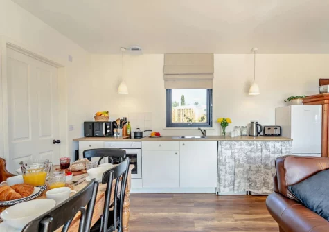 The kitchen & dining area at Nelson Lodge, Barnstaple