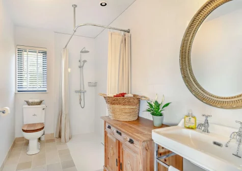 The wet room at Nelson Lodge, Barnstaple