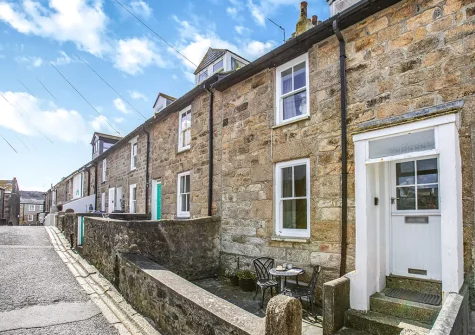Neptune Cottage is a former fisherman's cottage in the heart of St Ives' old fishing quarter