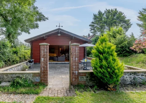 Newhaven Cabin is in a peaceful setting but close enough to local towns, pubs & restaurants