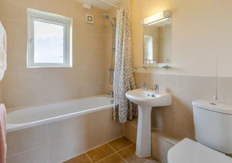 The bathroom at Newland, St Merryn