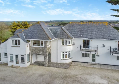 Newland is a lovely, reverse-level apartment within a large house set amongst stunning rolling countryside