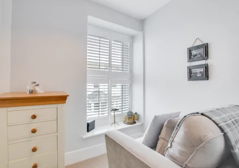 The cozy snug at Nigel House, Mousehole