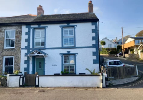 Nigel House is a characterful Cornish cottage with beautiful original features in the heart of the picturesque village of Mousehole