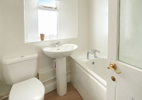 The bathroom at Nimbus Cottage, Trevose Head Lighthouse, Trevose