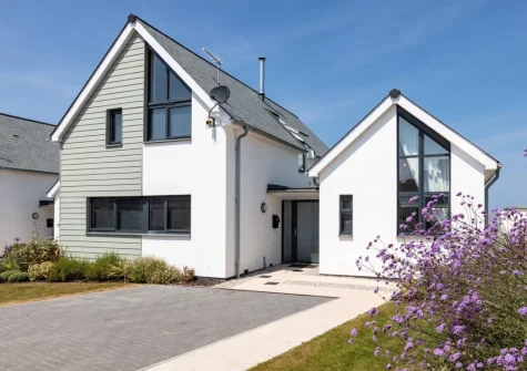 No.36 By The Beach has an enclosed garden & balcony with fabulous sea views of the North Devon coastline