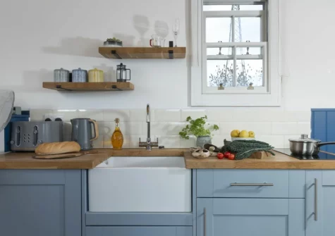 The kitchen at Nori's Nest Shepherds Hut at Croft Hooper, Crowlas