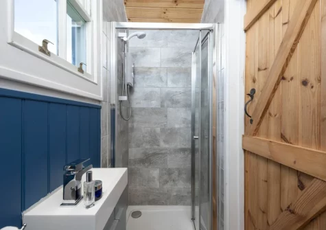 The shower room at Nori's Nest Shepherds Hut at Croft Hooper, Crowlas