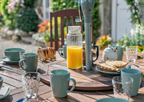 The barbecue & alfresco dining area at North Coombe Farm, Rilla Mill