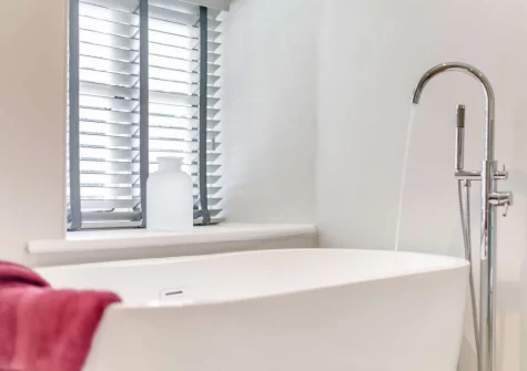 The bathroom at North Lodge, Tregeare