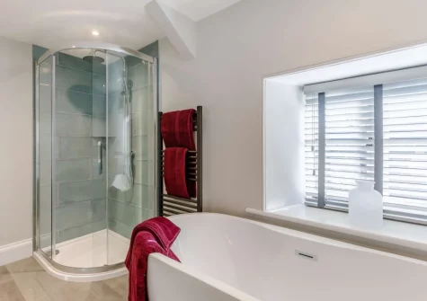 The bathroom at North Lodge, Tregeare