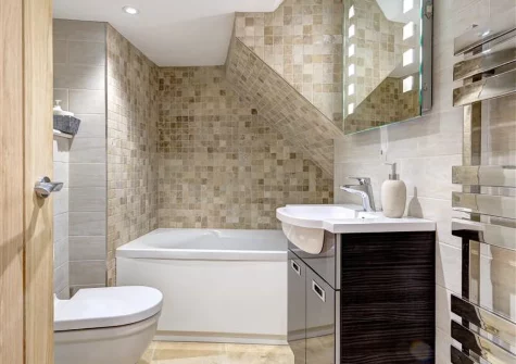 Bedroom #2 en-suite bathroom at Number 19, Dartmouth