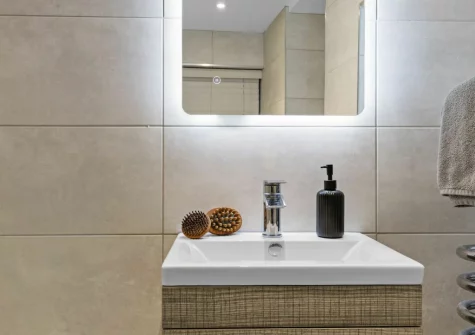 The en-suite shower room at Number Eighty One, Brixham