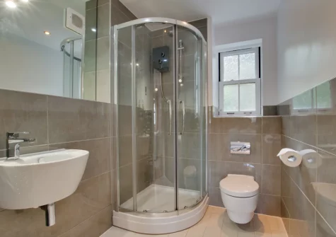 Bedroom #1 en-suite shower room at Number Six, The Creekside, Looe