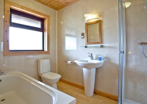 Bathroom @ Oak Lodge, Forest Lakes, Bideford