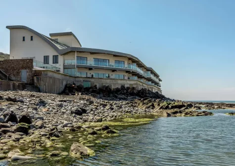 Ocean Bay is a superbly presented duplex apartment with stunning ocean views across to Lundy Island