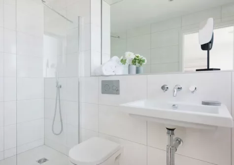 Bedroom #1 en-suite at Ocean Dreaming, Newquay