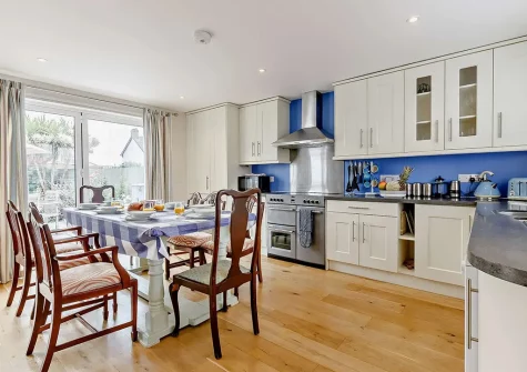 The kitchen & dining area at Ocean Echo, Bude