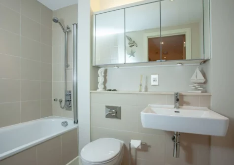 The bathroom at Ocean Serenity, Westward Ho!