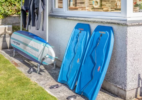 There's even a handy spot for drying off your beach gear