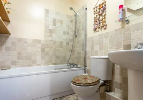 The bathroom at Ocean View, Ilfracombe