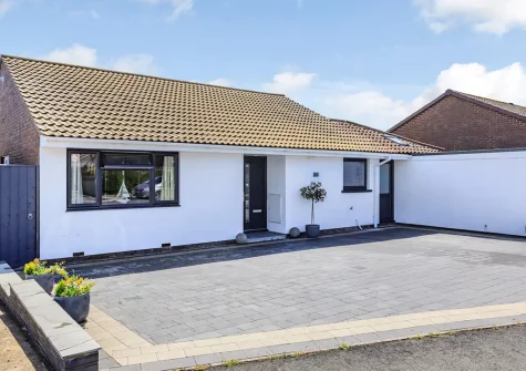 Outside Oceans 10, Braunton