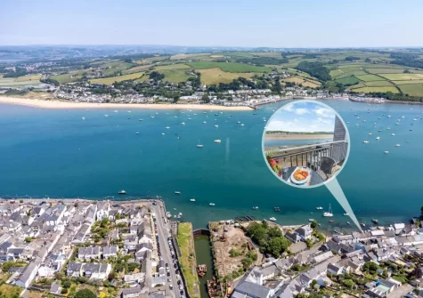 Old Brewhouse 2 is in a fantastic waterfront location, within walking distance to shops, pubs, restaurants & ferry