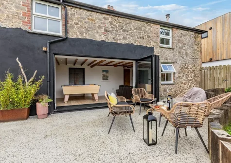 The outdoor sitting area at Old Farmhouse, Week Orchard