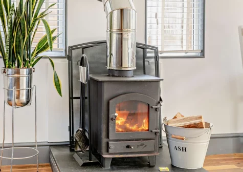 The living area at Old Spot, Westward Ho!