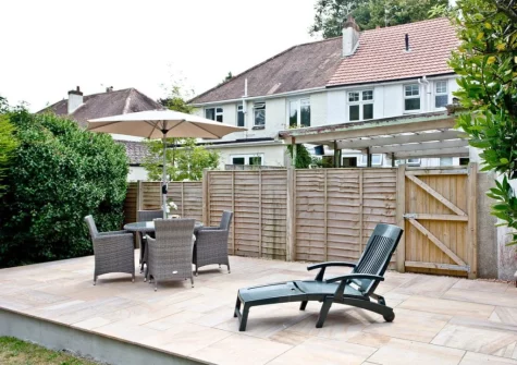 The patio & alfresco dining area at Oldway Apartment, Paignton