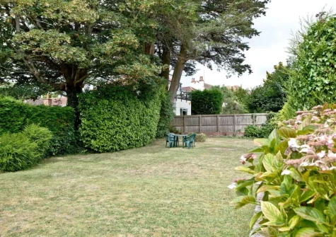 The garden at Oldway Apartment, Paignton