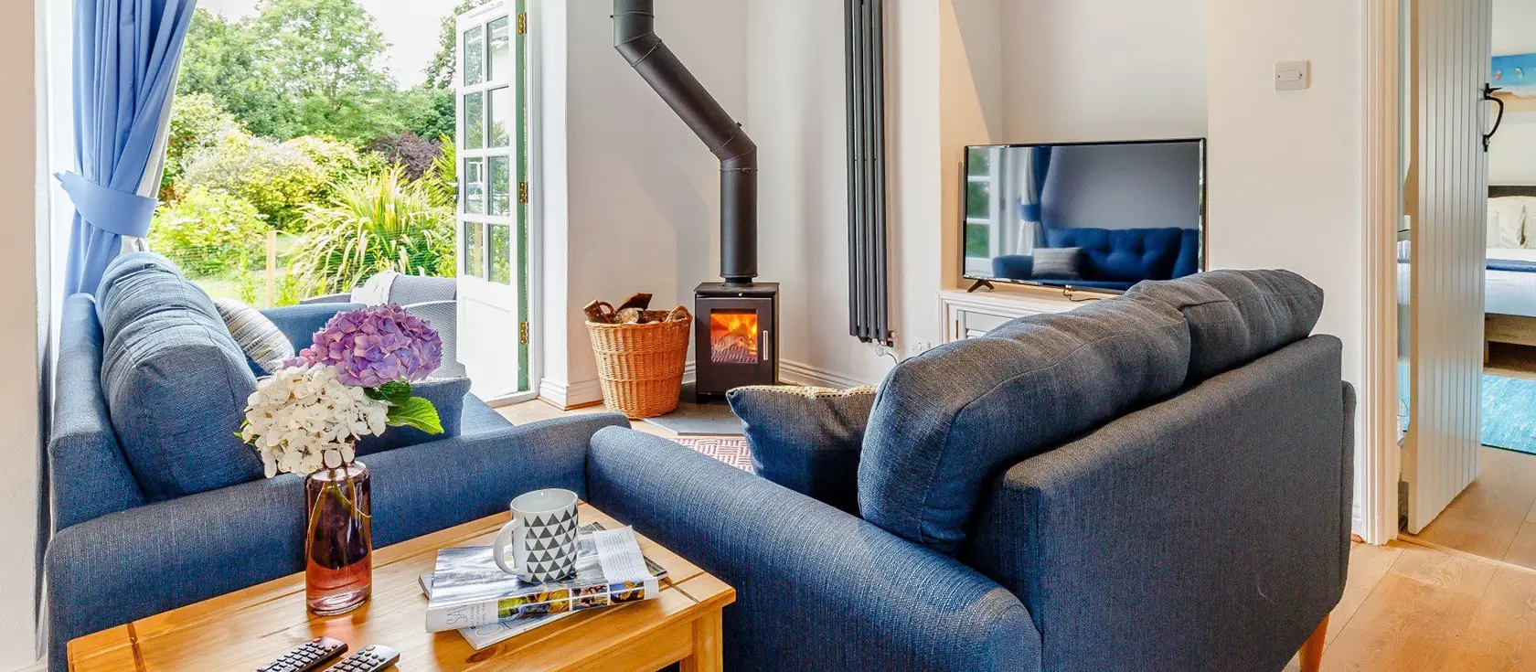 Olive Cottage, Penryn is a delightful barn conversion blending rustic charm with modern comfort. With its cosy wood burner, enclosed garden, and prime location near Falmouth's maritime attractions, it makes a perfect Cornish holiday retreat.
