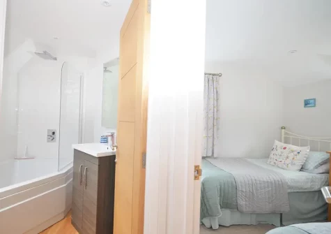 The bathroom at Olive Court Coach House, Newton Ferrers