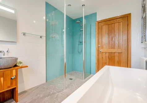 The bathroom at Olive Tree, St Teath