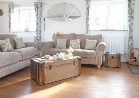 Omalast, Nantrisack Holiday Cottages is a wonderful rural retreat for two in Cusveorth Coombe. The spacious stone cottage is pet friendly and features an open plan living area, large bedroom, log fire, private deck and hot tub with lovely views.