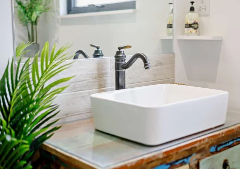 The shower room at Omega, Freathy