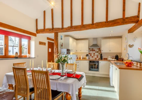 The kitchen & dining area at Oriel Cottage, Muddiford
