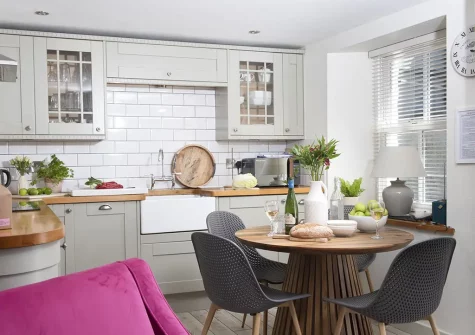 The kitchen & dining area at Oriel Cottage, St Agnes