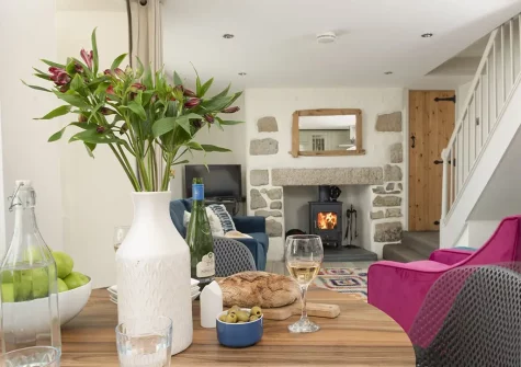 The dining area at Oriel Cottage, St Agnes