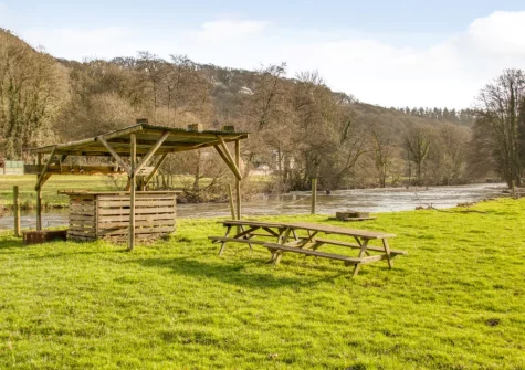 Just under 100 metres from the garden is the banks of the River Exe, the perfect place to walk with your dogs