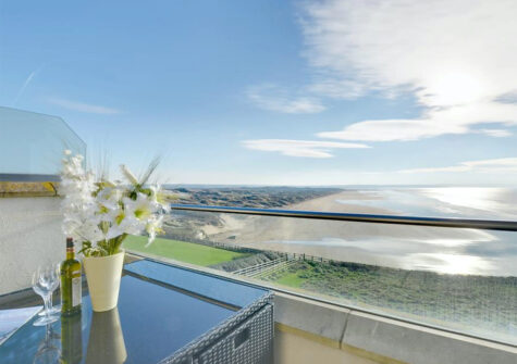 The balcony at Over The Blue Sea, Saunton