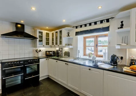 The kitchen at Owl Barn at The Retreat, Higher Clovelly