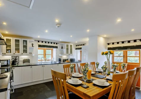 The kitchen & dining area at Owl Barn at The Retreat, Higher Clovelly