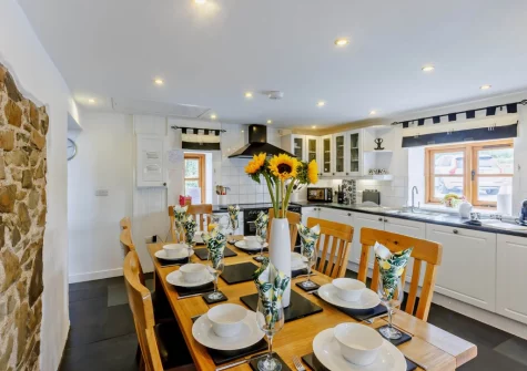 The kitchen & dining area at Owl Barn at The Retreat, Higher Clovelly