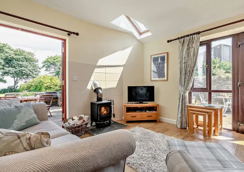The living area at Owlets, St Eval