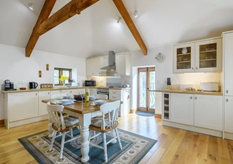 The kitchen & dining area at Owls Nest at Hilltown Farm, Mariansleigh