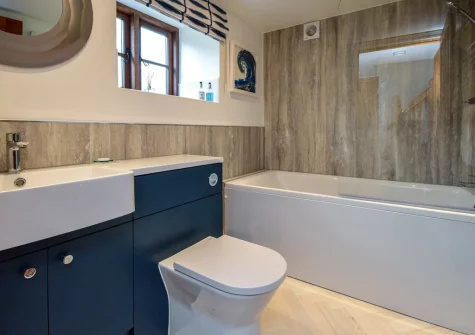The bathroom at Owls Nest at Hilltown Farm, Mariansleigh